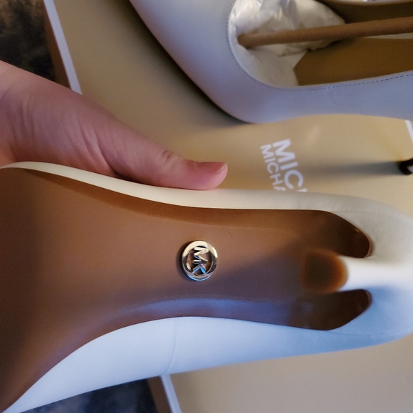 MICHAEL KORS Keke Pumps Leather Optic White NIB - Picture 4 of 6